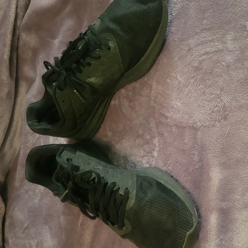 Nike Men's Dark Gray And‎ Black Sneakers